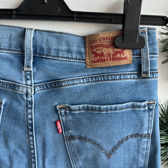 Leviโs high rise super skinny Jean - 720 - size 26 - perfect condition! - Picture 4 of 5